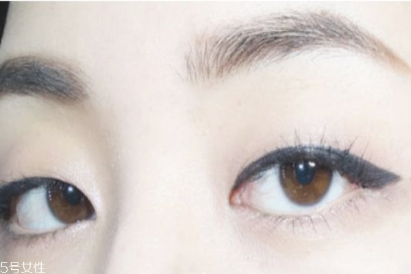 單眼皮女生怎么畫眼妝 各種眼形眼線畫法 單眼皮女生怎么畫眼妝 各種眼形眼線畫法