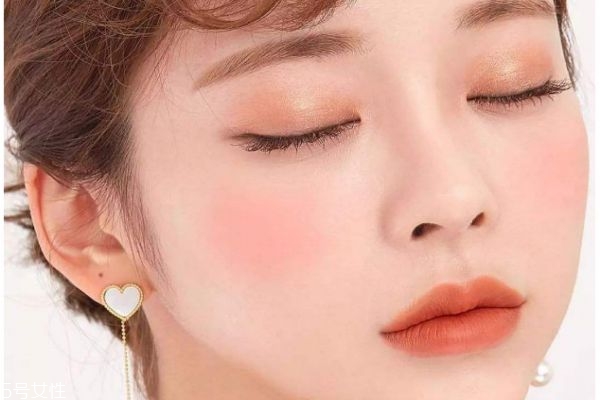 單眼皮女生怎么畫眼妝 各種眼形眼線畫法 單眼皮女生怎么畫眼妝 各種眼形眼線畫法