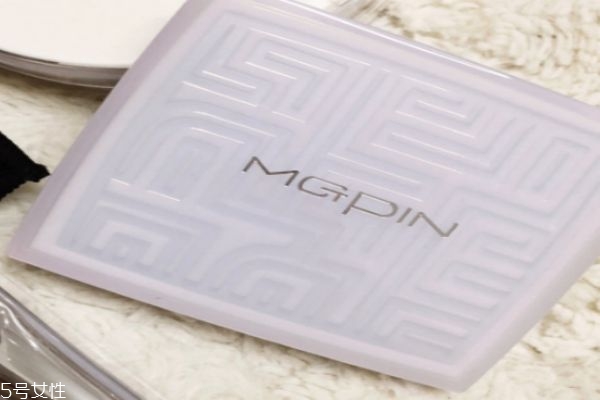 毛戈平粉膏使用方法 上妝注意事項(xiàng) 毛戈平粉膏使用方法 上妝注意事項(xiàng)