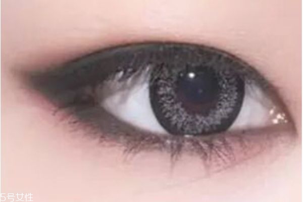 腫眼泡怎么化妝 媚惑深邃眼妝 腫眼泡怎么化妝 媚惑深邃眼妝