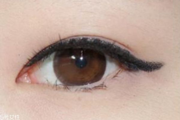 腫眼泡怎么化妝 媚惑深邃眼妝 腫眼泡怎么化妝 媚惑深邃眼妝