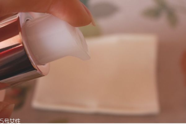 蘭芝凈透肌底精華液怎么用 蘭芝凈透肌底精華液功效 蘭芝凈透肌底精華液怎么用 蘭芝凈透肌底精華液功效