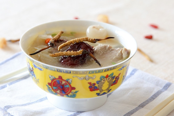 冬蟲(chóng)夏草是蟲(chóng)還是草?冬蟲(chóng)夏草是怎樣形成的 冬蟲(chóng)夏草是蟲(chóng)還是草?冬蟲(chóng)夏草是怎樣形成的