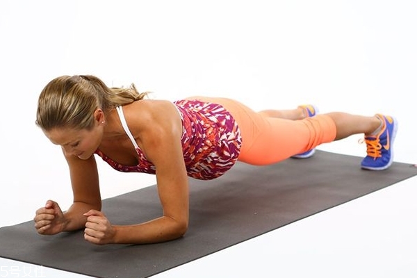 平板支撐怎么做才對 這樣做消除小腹更有效率 平板支撐怎么做才對 這樣做消除小腹更有效率
