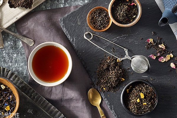 伯爵紅茶用什么水泡好 礦泉水或純凈水 伯爵紅茶用什么水泡好 礦泉水或純凈水