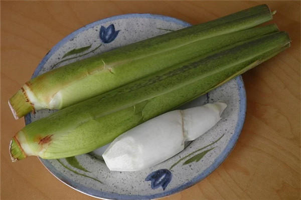 茭白筍有黑點(diǎn)能吃嗎 茭白筍挑選技巧 茭白筍有黑點(diǎn)能吃嗎 茭白筍挑選技巧