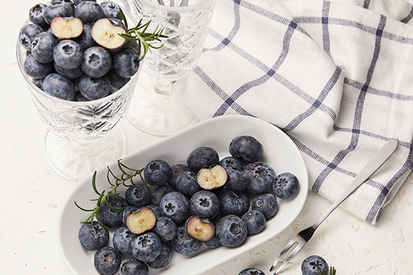 藍(lán)莓越大越好嗎 正常藍(lán)莓5角錢(qián)硬幣大小 藍(lán)莓越大越好嗎 正常藍(lán)莓5角錢(qián)硬幣大小