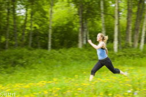 冬季什么時候跑步好?需要注意哪些問題 冬季什么時候跑步好?需要注意哪些問題