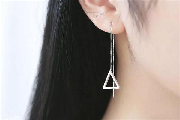 職場首飾搭配技巧 助你職場開掛 職場首飾搭配技巧 助你職場開掛