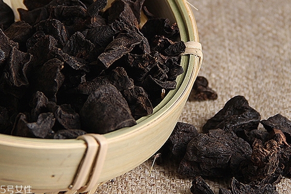 何首烏是什么味道 苦苦的味道 何首烏是什么味道 苦苦的味道