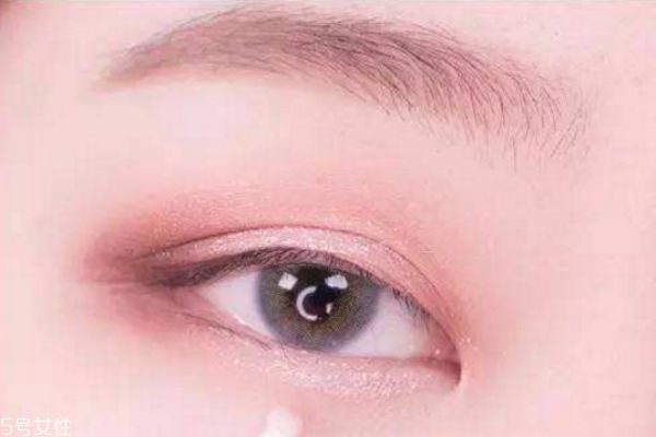 粉色眼影怎么畫才好看 新娘眼影的顏色搭配 粉色眼影怎么畫才好看 新娘眼影的顏色搭配