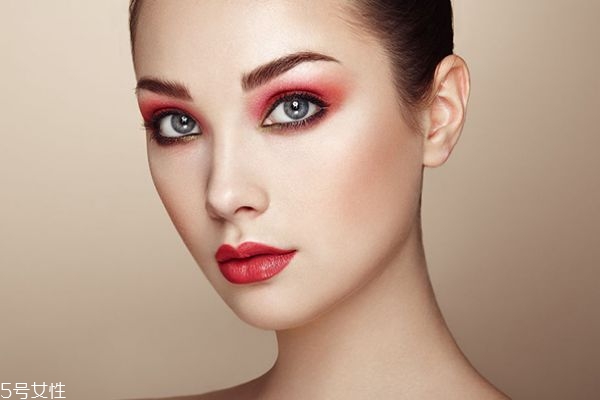 眼影膏用什么刷子 眼影膏的畫(huà)法 眼影膏用什么刷子 眼影膏的畫(huà)法