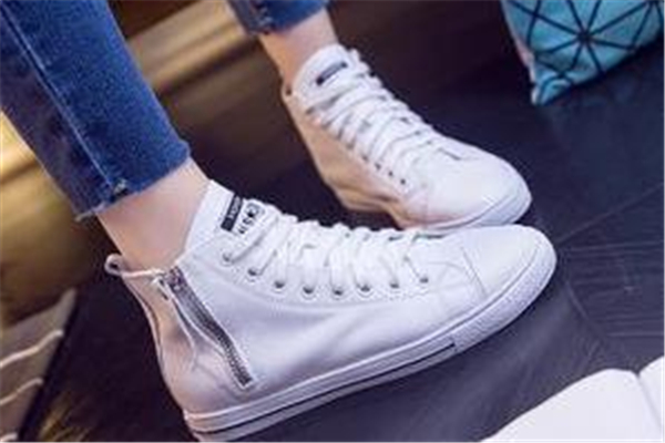 高幫小白鞋怎么搭配？高幫小白鞋搭配圖片