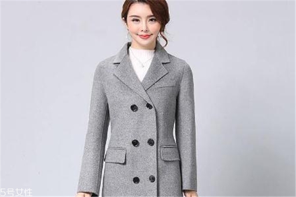 澳毛大衣會(huì)起球嗎 影響因素有很多 澳毛大衣會(huì)起球嗎 影響因素有很多