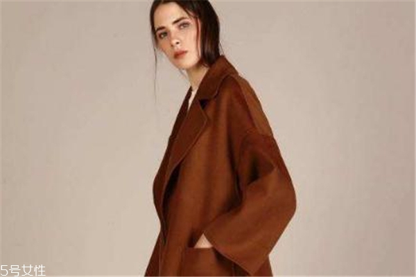 澳毛大衣會(huì)起球嗎 影響因素有很多 澳毛大衣會(huì)起球嗎 影響因素有很多