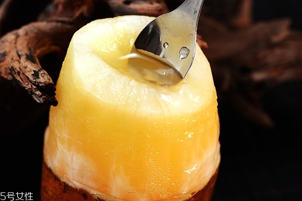 雪蓮果為什么吃了會(huì)拉肚子 因?yàn)樗呛缘? alt=