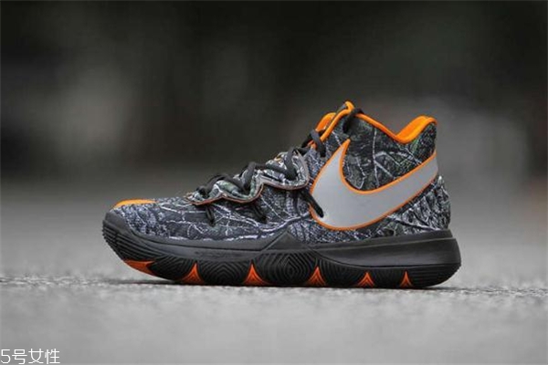 耐克歐文5和歐文4對比測評 配置提升很多 耐克歐文5和歐文4對比測評 配置提升很多