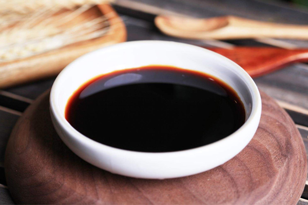 上色用生抽還是老抽 當(dāng)然是老抽 上色用生抽還是老抽 當(dāng)然是老抽