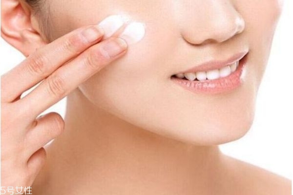 20歲怎么護膚 20歲女生基本護膚步驟 20歲怎么護膚 20歲女生基本護膚步驟