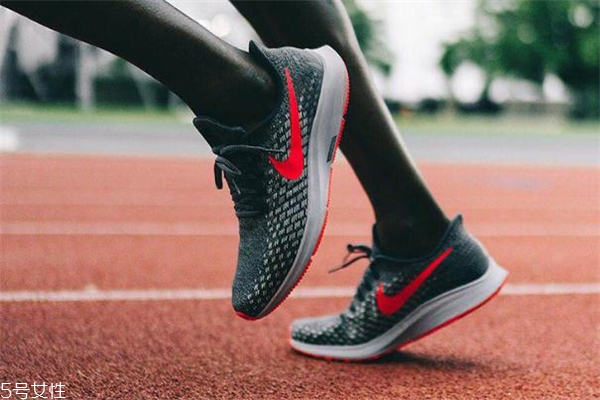 耐克飛馬35多少錢(qián) 跑馬者必備跑鞋 耐克飛馬35多少錢(qián) 跑馬者必備跑鞋