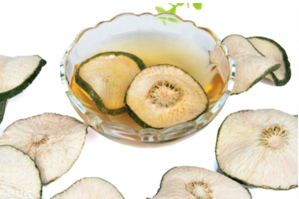 減肥果泡水一天喝幾次最好 減肥果的功效 減肥果泡水一天喝幾次最好 減肥果的功效