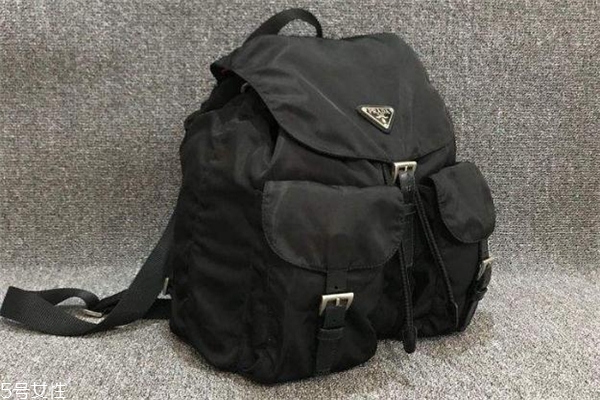 prada降落傘包多少錢 雙肩包首選 prada降落傘包多少錢 雙肩包首選