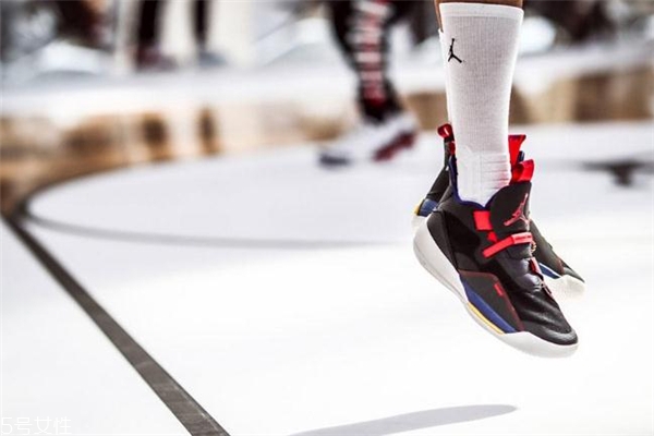 aj33適合什么位置 控衛(wèi)實戰(zhàn)首選 aj33適合什么位置 控衛(wèi)實戰(zhàn)首選