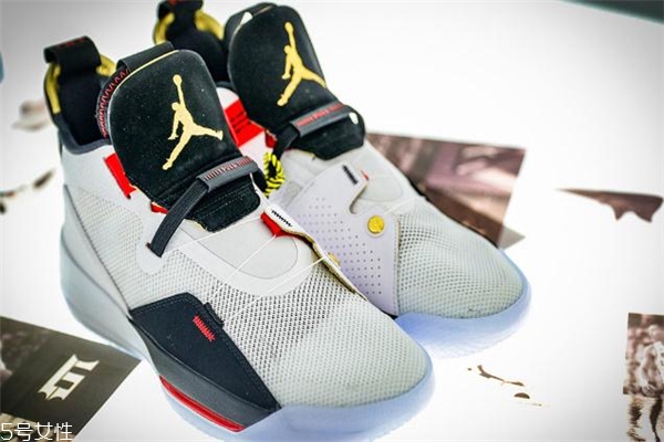 aj33偏碼嗎 按平時(shí)碼數(shù)購(gòu)買