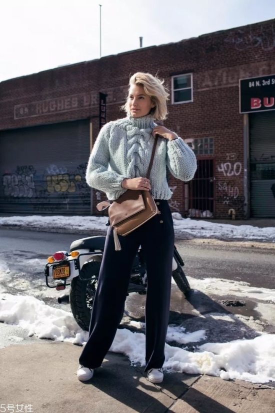 毛衣和闊腿褲怎么搭配 毛衣與闊腿褲搭配圖片 毛衣和闊腿褲怎么搭配 毛衣與闊腿褲搭配圖片