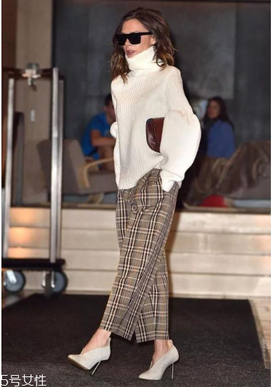 毛衣和闊腿褲怎么搭配 毛衣與闊腿褲搭配圖片 毛衣和闊腿褲怎么搭配 毛衣與闊腿褲搭配圖片