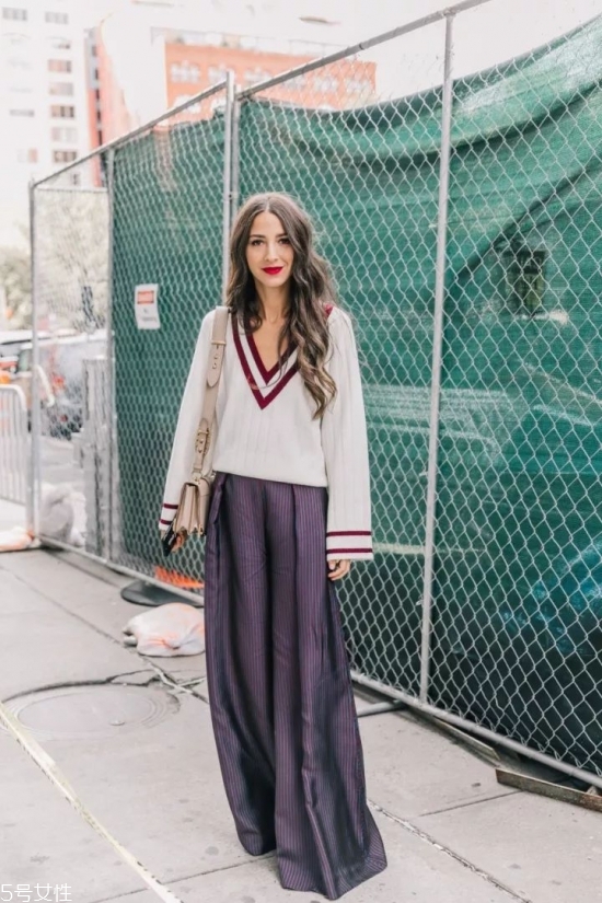 毛衣和闊腿褲怎么搭配 毛衣與闊腿褲搭配圖片 毛衣和闊腿褲怎么搭配 毛衣與闊腿褲搭配圖片