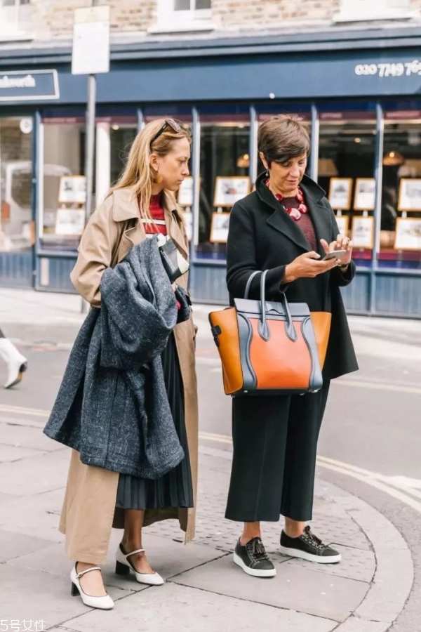 冬天大衣怎么搭配裙子 冬季大衣裙子搭配 冬天大衣怎么搭配裙子 冬季大衣裙子搭配