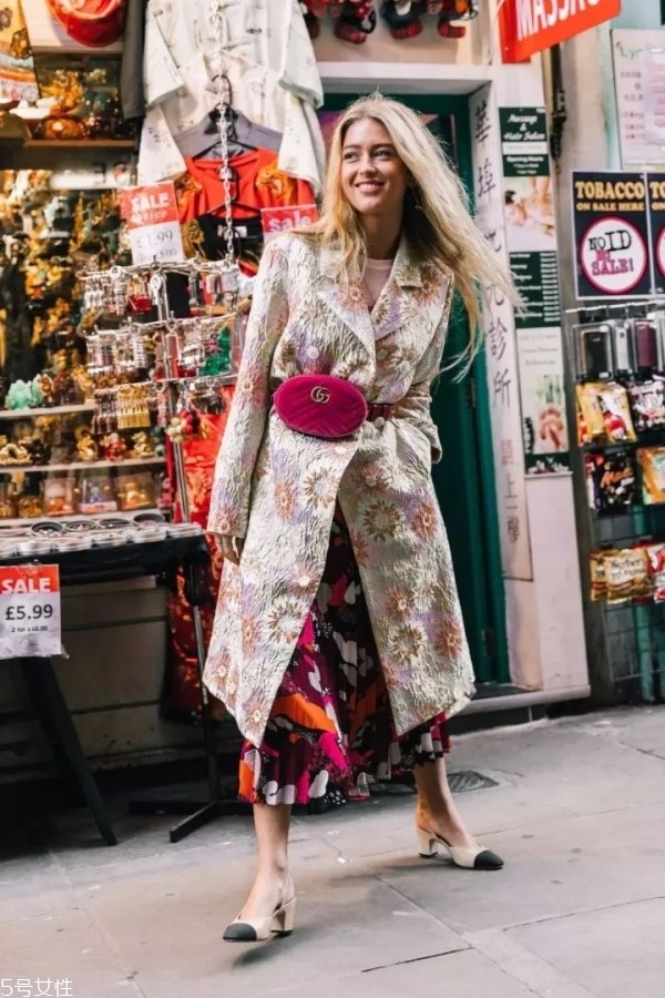 冬天大衣怎么搭配裙子 冬季大衣裙子搭配 冬天大衣怎么搭配裙子 冬季大衣裙子搭配