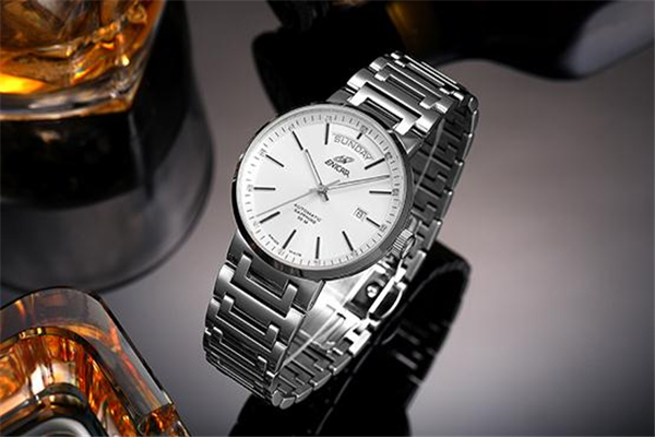 英納格手表怎么上發(fā)條 上弦方法要掌握 英納格手表怎么上發(fā)條 上弦方法要掌握