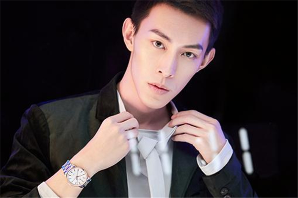 英納格手表怎么調(diào)日期 旋轉(zhuǎn)方向要分清 英納格手表怎么調(diào)日期 旋轉(zhuǎn)方向要分清