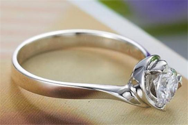 樂維斯鉆戒怎么定制 線上線下均可 樂維斯鉆戒怎么定制 線上線下均可