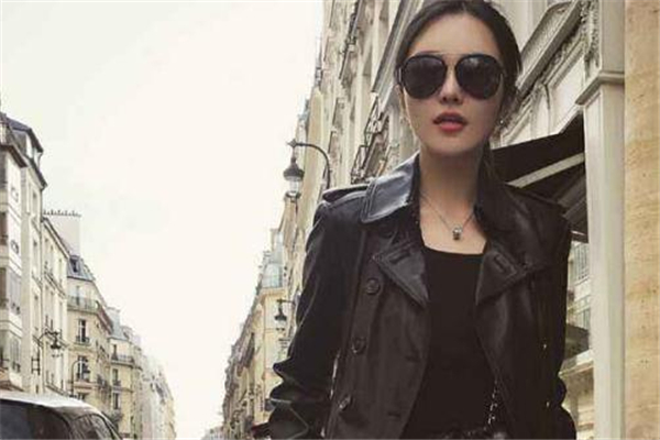 真皮皮衣掉皮怎么辦 送專(zhuān)業(yè)店鋪修補(bǔ) 真皮皮衣掉皮怎么辦 送專(zhuān)業(yè)店鋪修補(bǔ)