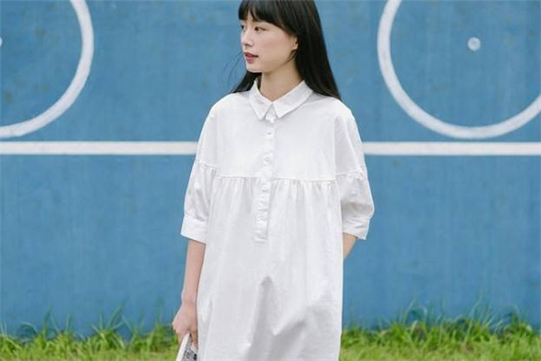 白裙子染色了怎么洗 輕松解決煩惱 白裙子染色了怎么洗 輕松解決煩惱