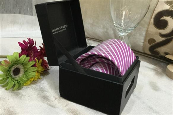 領(lǐng)帶怎么洗不變形 五種方式要掌握 領(lǐng)帶怎么洗不變形 五種方式要掌握