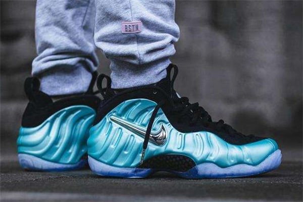 耐克噴泡配什么褲子 這樣搭配最好看 耐克噴泡配什么褲子 這樣搭配最好看