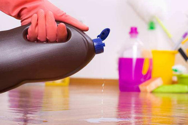 實(shí)木地板多久打蠟一次 1年2次 實(shí)木地板多久打蠟一次 1年2次