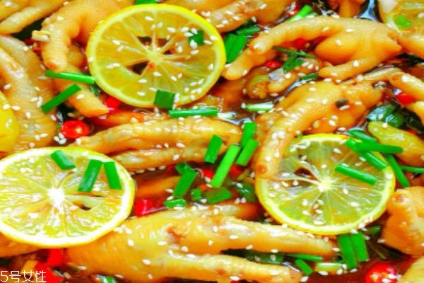 檸檬泡椒鳳爪的做法 教你get抖音同款美食 檸檬泡椒鳳爪的做法 教你get抖音同款美食