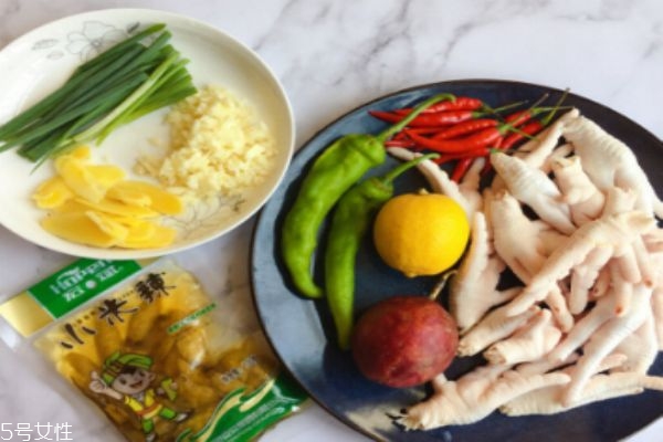 檸檬泡椒鳳爪的做法 教你get抖音同款美食 檸檬泡椒鳳爪的做法 教你get抖音同款美食