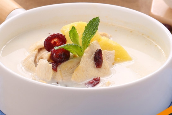 雞胸肉可以燉湯嗎 當然是可以的 雞胸肉可以燉湯嗎 當然是可以的