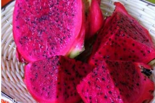 孕婦能吃火龍果嗎 孕婦能吃火龍果時(shí)要注意 孕婦能吃火龍果嗎 孕婦能吃火龍果時(shí)要注意