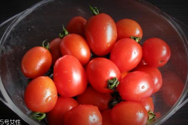 千禧果是轉(zhuǎn)基因嗎 千禧果和圣女果區(qū)分方法 千禧果是轉(zhuǎn)基因嗎 千禧果和圣女果區(qū)分方法