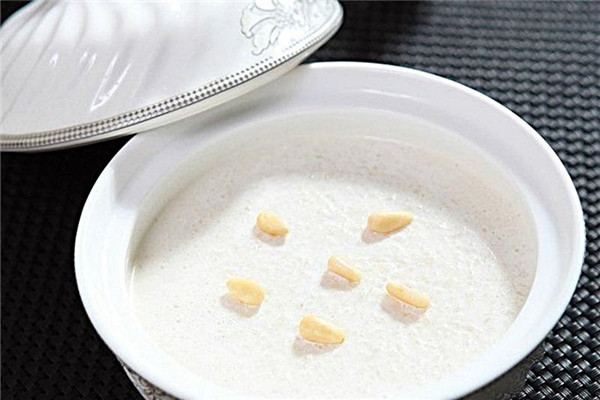 松子的神奇功效 快來認識松子吧