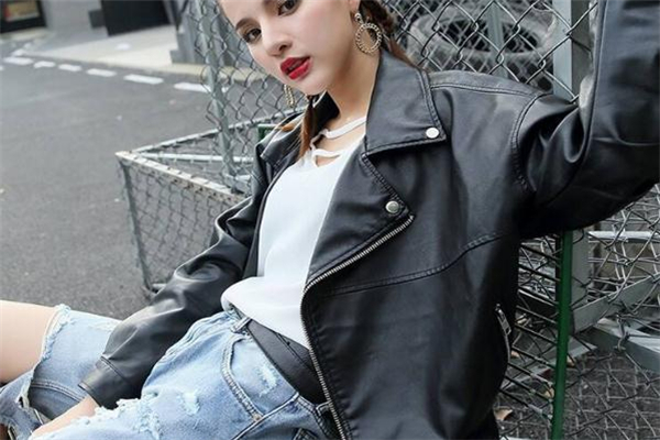 皮夾克上的油怎么處理 不同油漬處理方法不同 皮夾克上的油怎么處理 不同油漬處理方法不同