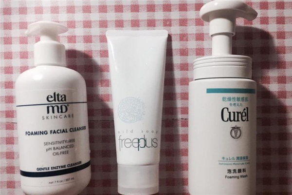 氨基酸洗面奶適合痘痘肌嗎 可以放心使用 氨基酸洗面奶適合痘痘肌嗎 可以放心使用