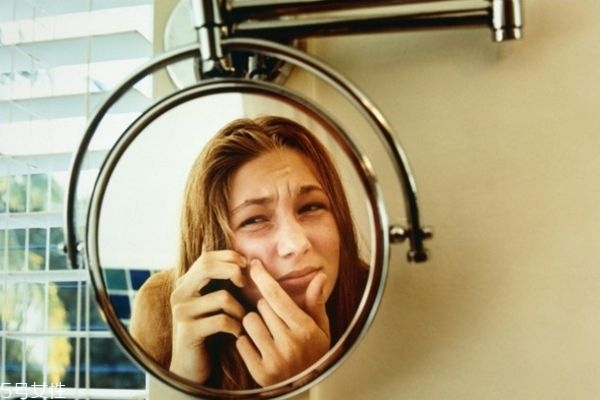 反復(fù)長(zhǎng)痘痘怎么辦 反復(fù)長(zhǎng)痘痘怎么調(diào)理 反復(fù)長(zhǎng)痘痘怎么辦 反復(fù)長(zhǎng)痘痘怎么調(diào)理